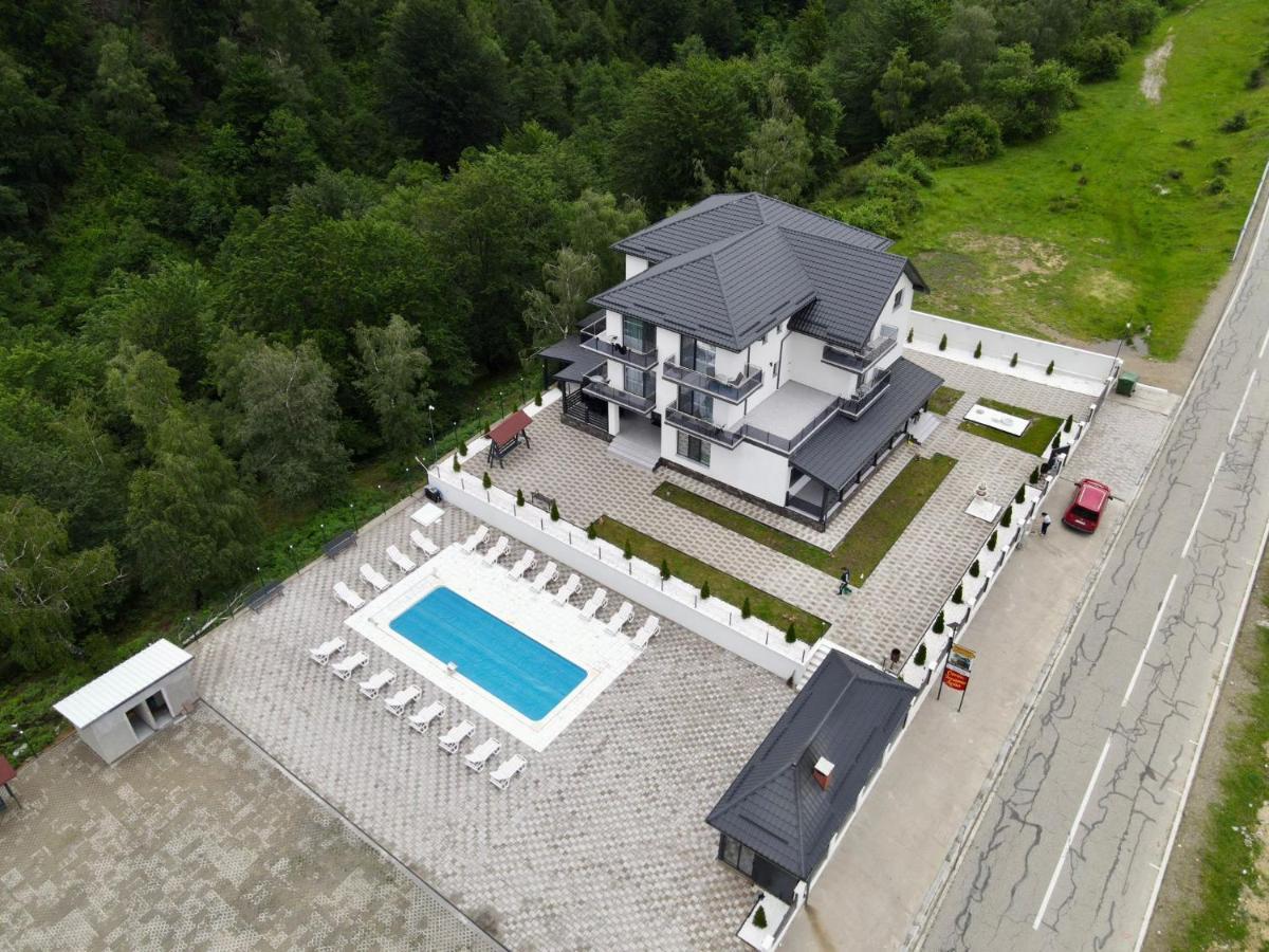 Casa De Vacanta Larisa Novaci-Străini المظهر الخارجي الصورة